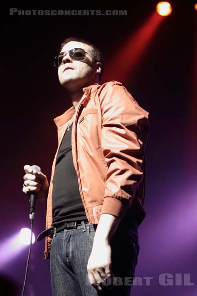 KASABIAN - 2010-02-08 - PARIS - Olympia - 